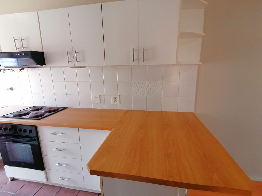 2 Bedroom Property for Sale in Oakglen Western Cape